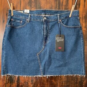 Levis Women’s Deconstructed Blue Denim Skirt Sits At Hip Size 20